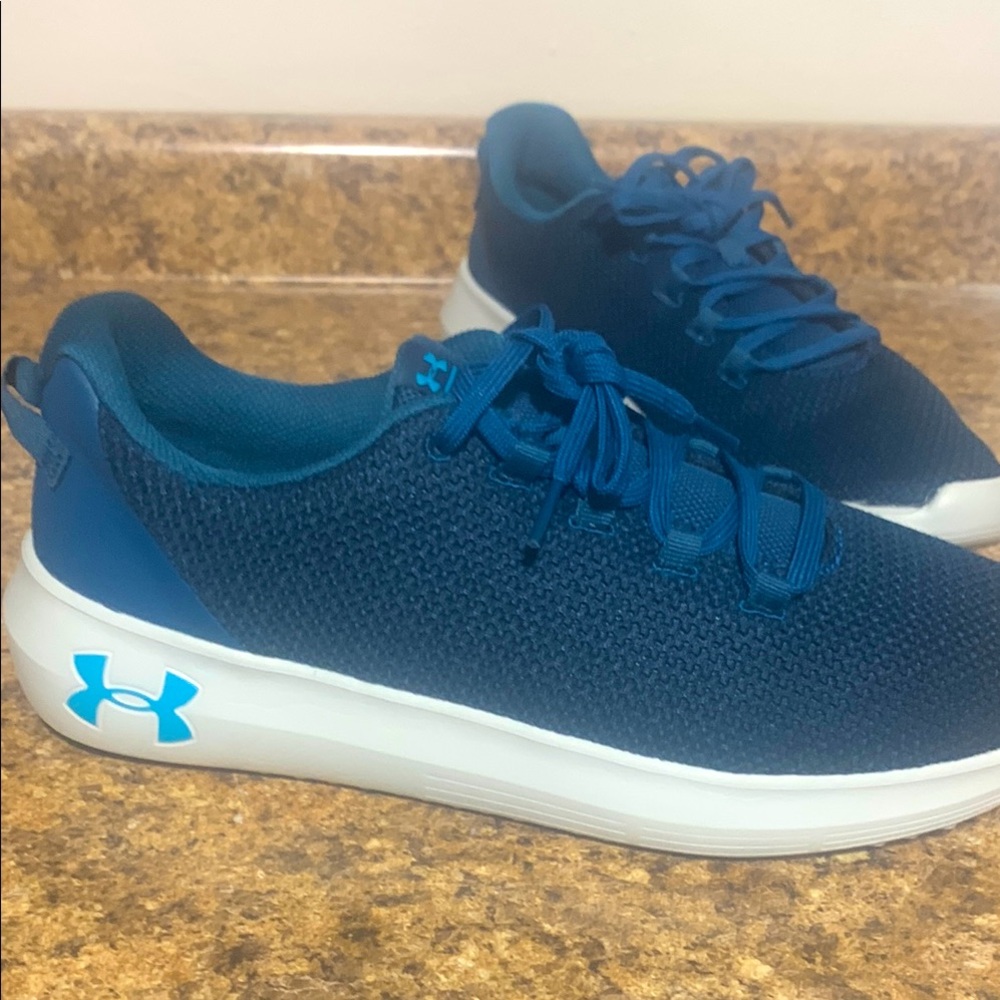 Men’s Under Armour size 11 TR EX shoes